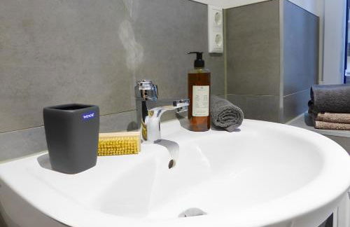 Modernes Apartment mit Queensize-Bett, NETFLIX, Küche, Erdgeschoss, Nähe AMEOS Klinik - Foto 16