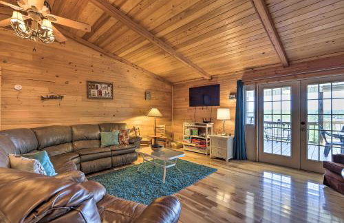 House with Dock and Slide Situated on Lake Sinclair! - Foto 3