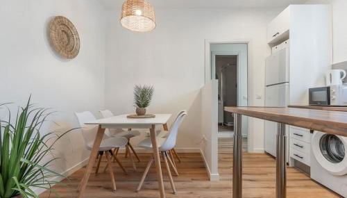 Charmingly renovated -2Bdrs 2Baths -Atocha - Photo 3, Other