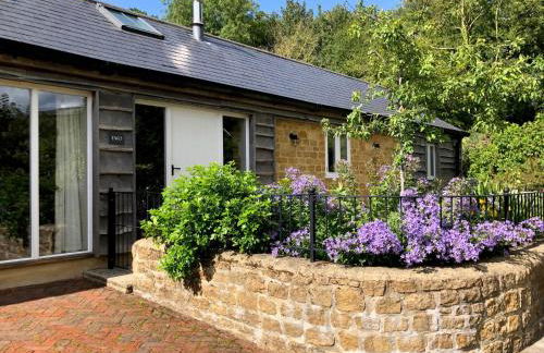 2 Bed in Stoke Abbott 50884 - Photo 1