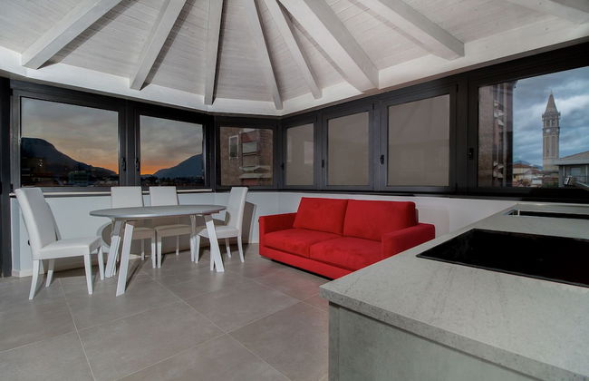 Lake Apartment - Photo 1