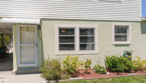 Steps to #1 Beach in America Siesta Beach! - Foto 3