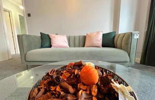 18PG Dreams Unlimited - Budget Flat w free parking - Slough Windsor Heathrow - Foto 40