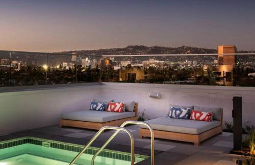 Modern 1BR LA l Workspace Pool Gym - Foto 10
