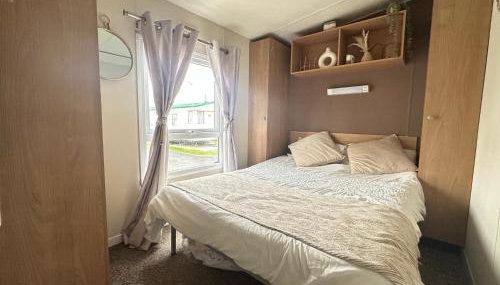 Harwich - Caravan - Sleeps 10 - Garden - Pool - Foto 4