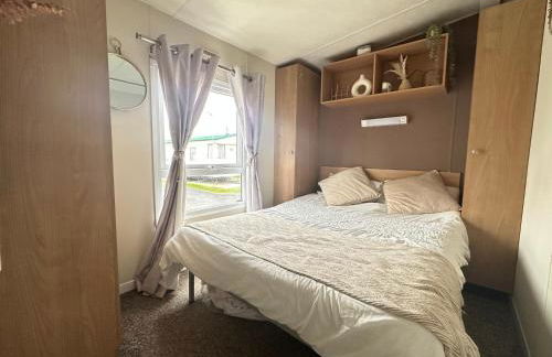 Harwich - Caravan - Sleeps 10 - Garden - Pool - Foto 4