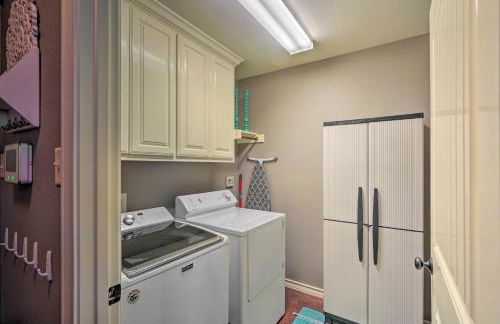 Luxe Midland Retreat with Patio, Grill and Yard! - Foto 27