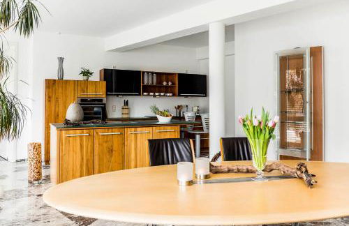 Dreamapartment La Vigna "Stone" Suite mit eigenem Indoorpool & Sauna & Grillhütte - Weil am Rhein - Foto 13