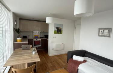 Executive Riverside Stay With Workspace & Fast WiFi - Foto 23