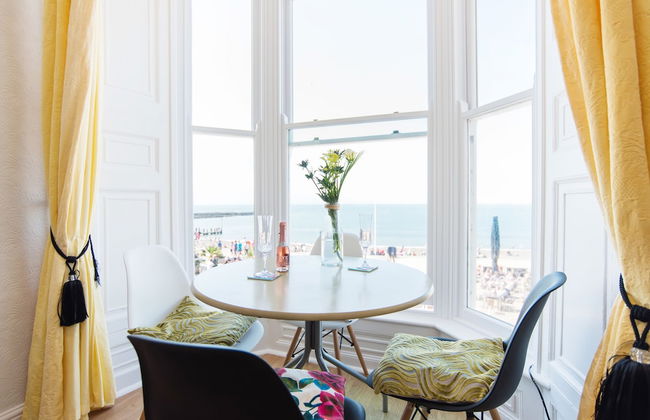 Ar Lan Y Mor Seaside Apartment - Photo 11