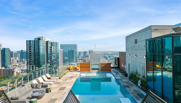 Modern 1BR Condo on Rainey St - Pool & Views - Foto 2, Imagen principal
