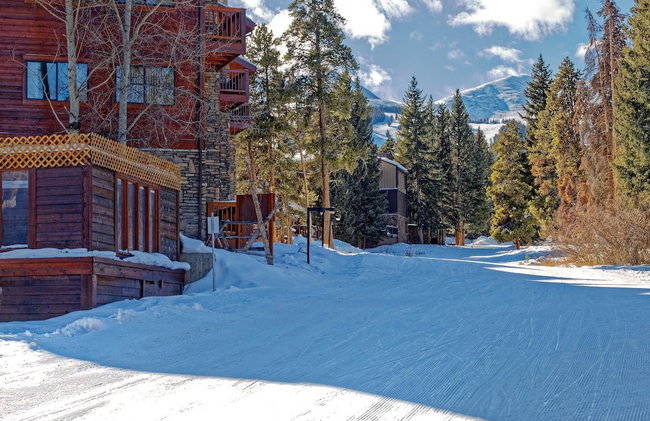 Pine Ridge Condominiums - Photo 57