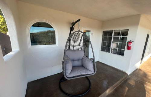 Winery Getaway with Spa and Amazing Hilltop View - Foto 35