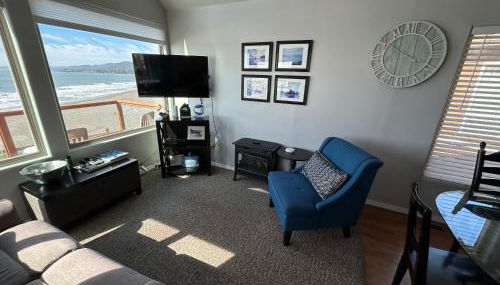 Oceanfront Cabin 6 w Jacuzzi &Awe-Inspiring View - Photo 2