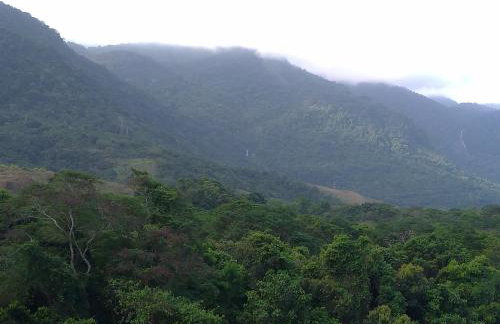 LINDO APTO, FRENTE MAR, VISTA MONTANHA. A 900m DA PRAIA DE ITACURUÇÁ - Foto 24