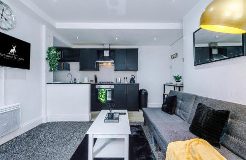 Luxury 1 bedrooom house, sleeps 4, free parking - Foto 17