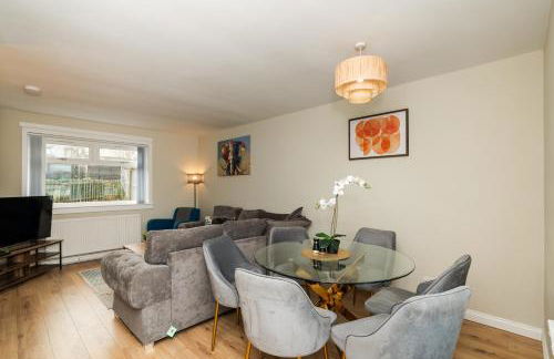 3 Bed House with Driveway- by Holiday Homes - Foto 5