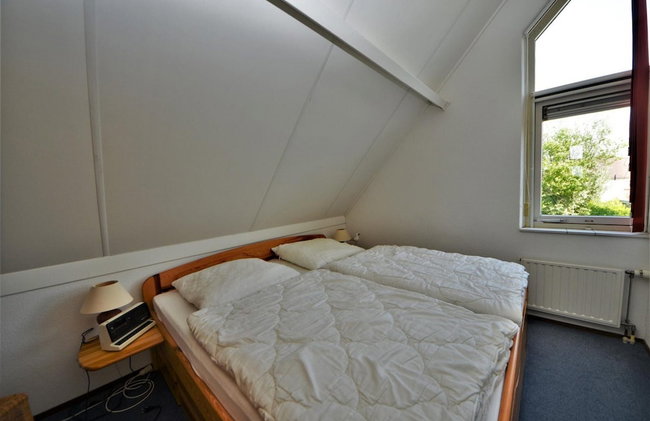 Lively Bungalow on the Water - Photo 2