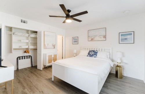 Boca Coastal Waterfront Stay - 2BR 2BA - Pool, Gym, Parking, Walk to Beach - Foto 17