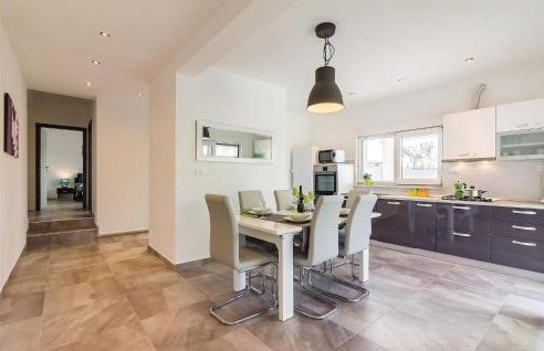 Three-Bedroom Holiday Home In Cetinici - Foto 3