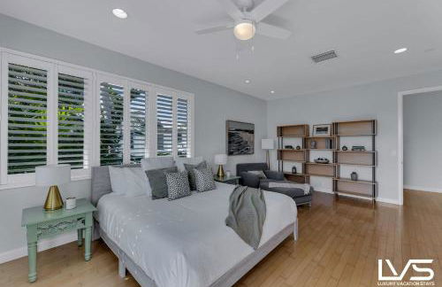 New Royal 80ft Waterfront Wlk2Beach HotPool Spa KitchenBBQ - Foto 67