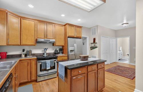 Screened Porch w Swing, Fire Pit, Grill & Deck - Photo 18