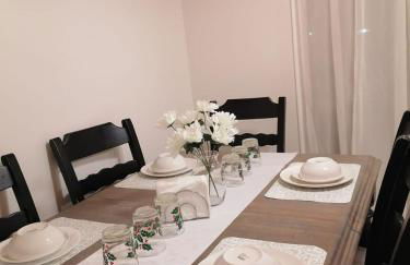 Beautiful home with your own entrance in Sandy - Foto 47