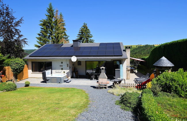 Luxurious Holiday Home with Hot Tub & Sauna in Houffalize - Foto 1