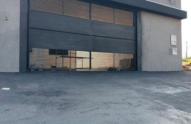 Casa completa acomoda até 10 hóspedes, 5 quartos, 4 camas casal e 2 solteiro - Foto 2