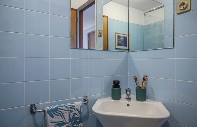 VIC Aveiro Arts House - Photo 57