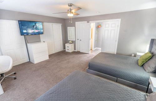 Spacious 2-Bedroom Townhouse with Pool & Private Patio in Central Las Vegas - Foto 15