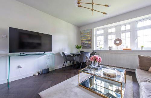 Modern 2BR Flat with 3 Beds Urban Getaway - Cherry - Foto 5