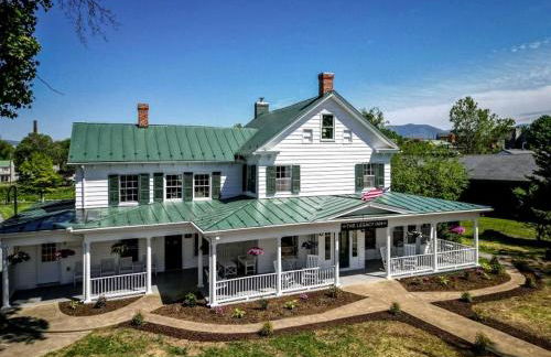 Romantic Historic Inn Suite with Mountain Views in Luray, Virginia - Foto 2