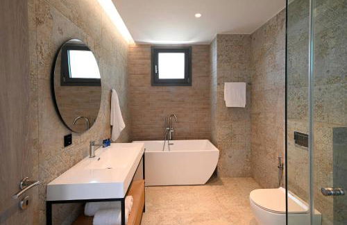 Rozites Luxury Beachfront Villa, By Hellocrete - Foto 23