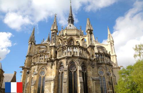 Live Like a Local Stylish 2BR with Balcony & Parking - Foto 31