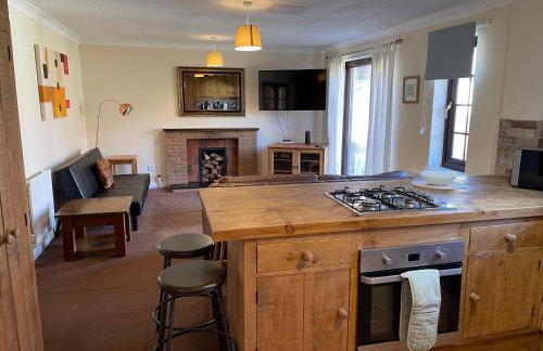 Large, 3 Floors, Quiet, Sleeps 16, 4 Bathrooms, 5 Parking, Semi rural Leicester - Foto 33