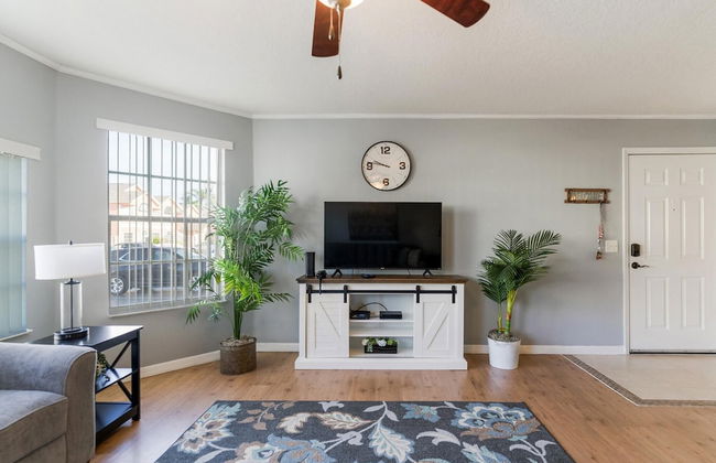 Villas at Island Club Community, Pools, Jacuzzi and More! - Photo 4