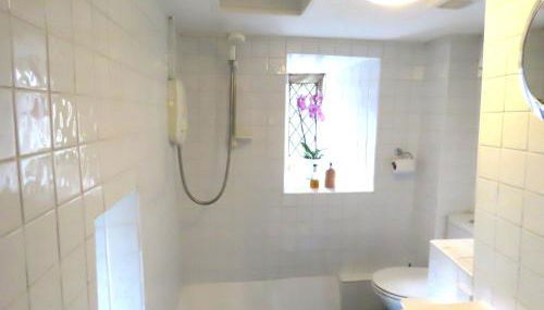 Welsh Gatehouse, Historic Castle which can cater for Electric Vehicle - Foto 5