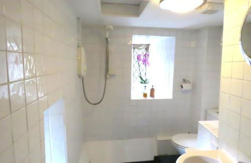 Welsh Gatehouse, Historic Castle which can cater for Electric Vehicle - Foto 5