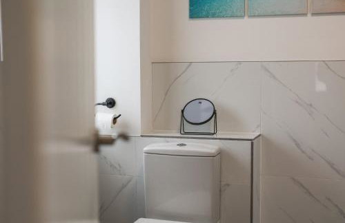 3 Bedroom House with Free Parking - Foto 31