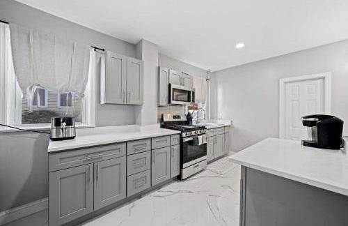 Spacious Luxe Stay Sleeps 16 20 Min to NYC - Foto 45