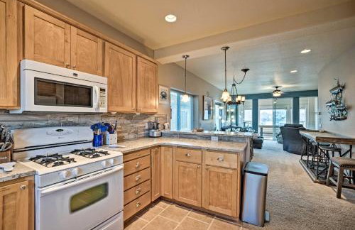 Gold Beach Townhome with Ocean Views and Sunroom! - Foto 11