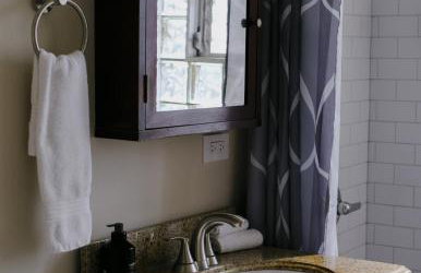 Huge Projector and Designated Workspace, Near Wrigley - Photo 14