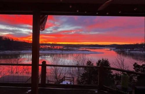 Cozy Lakefront Holiday Getaway! - Foto 22