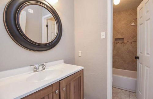 4BR Family Getaway, Pets Welcome, Self Check In! - Foto 12