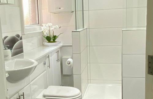 Deluxe Three Bed BnB in Henley-on-Thames near Station River & Town Centre - Foto 49