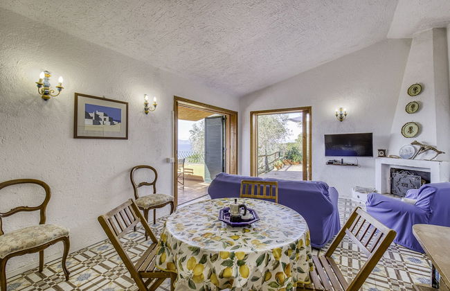 Bright Home With Wonderful Sea View - Photo 19