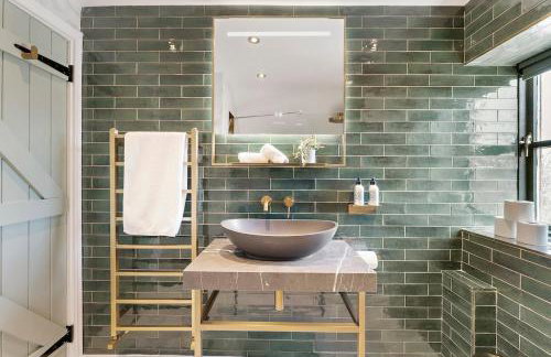 Gorgeous 3 Bedroom, 225 year old cottage - Foto 45