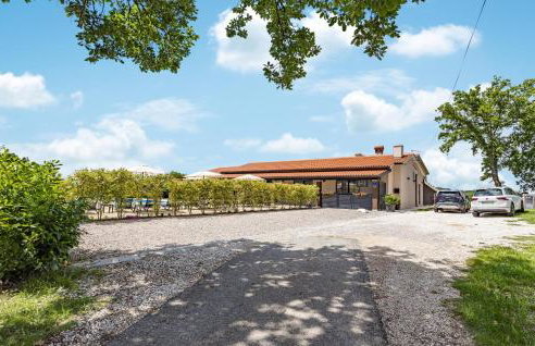 4 Bedroom Lovely Home In Labin - Photo 13