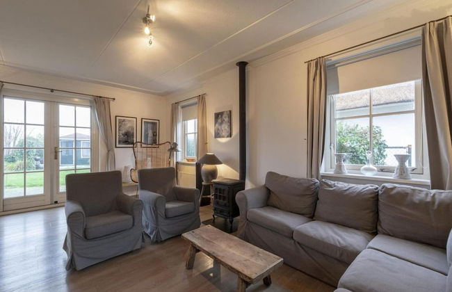 Beautifully Situated Luxury Villa on the Water - Foto 51